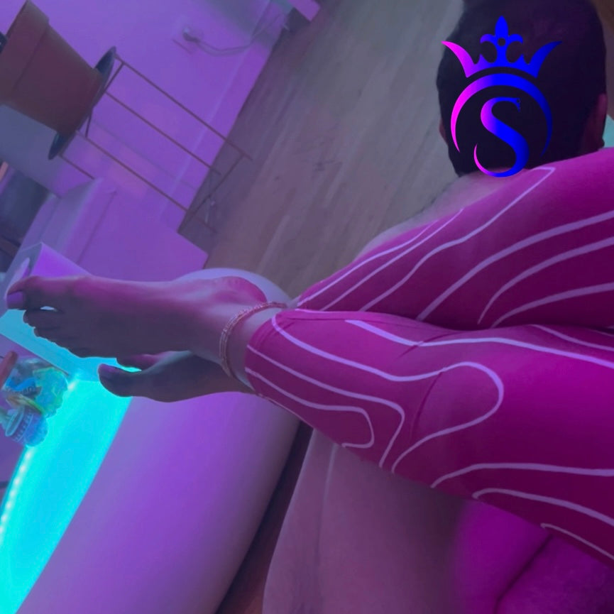 J’ai changé ce clebard ridicule en repose pieds, lèche batard (33sec)